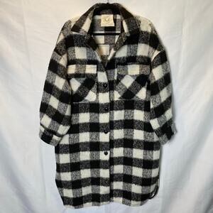 Fantastic Fawn Women’s Oversized Long Plaid Coat Shacket Size Large Checkered